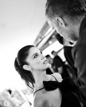 Juana Acosta Instagram - 15 Años juntas @juanitaFellag 🖤 Nuestro primer @festivaldecannes con “Carlos” de #OlivierAssayas y ahora “Les pistolets en plastique” de @jeanchristophemeurisse clausurando la @quinzaine_des_cineastes 
Merci Juanita, Je t’ aime. Tchin Tchin 🍾