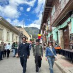 Juana Acosta Instagram - ❤️ Una tarde en La Candelaria ❤️ #Bogotá #DayOff @pfgandrade @solhypatia @el_rey_mon Look @sandroparis @ehmoda @d.laguarda_sombrereria @hidn_ander @gucci #Colombia