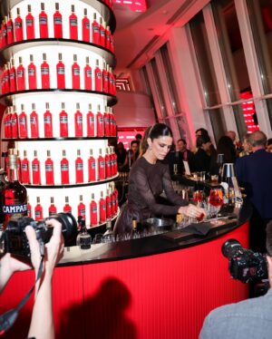 Juana Acosta Instagram - Fiesta del Cine Español en @festivaldecannes con @bulululife & @campari_spain @campariofficial ❤️ Gracias @pazvegaofficial & @orsonsalazar 
#WeAreCinema #CampariCinema #EnjoyResponsibly Gracias @_freddyalonso @hermes @messika #Cannes2024