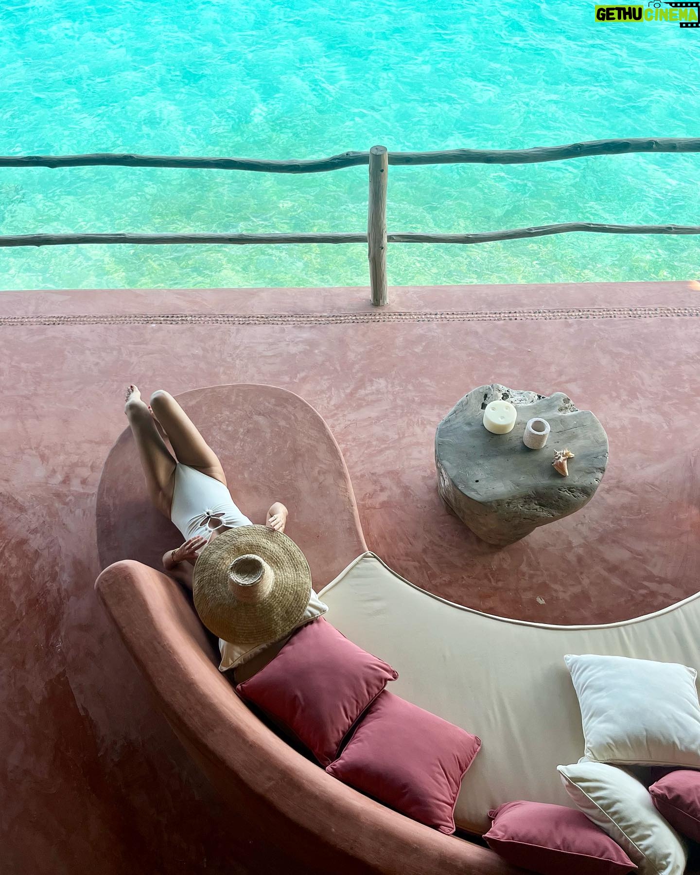 Juana Acosta Instagram - P A R A Í S O 🤍 #IslasDelRosario @calamambo #Colombia