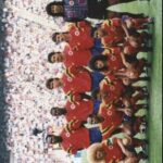 Juana del Río Instagram - En los últimos dos años, hemos escrito tres series. Una de ellas es Goles en Contra. Hace casi dos años ya, Andrés Calderón y Adriana Aparicio nos invitaron a escribir la tragedia de Andrés Escobar y de la Selección Colombia del 94. Vimos aquí la oportunidad de contar una historia importante que describe las dolencias, dificultades y contradicciones todavía no resueltas de este país. La historia de un sueño que nunca se cumplió. Vivimos con esa historia más de un año, soñándola y escribiéndola en Bogotá, en Corea y Chipre. Y fue un placer entregarle nuestros guiones a Carlos Moreno y su equipo para que los adaptaran e integraran su visión para la serie. Actuar siempre es y será mi vocación y prioridad. Sin embargo, en la universidad, escribía escenas para actuarlas con mis amigos, pero siempre pensé que actuar y escribir eran dos caminos distintos. Pero no. Saber escribir me hace mejor actriz y viceversa. Todos estos años, continué escribiendo en privado hasta que Jacques @jacquestoulemonde encontró mis cuadernos. Y desde entonces somos una dupla inquebrantable. Ver a Juan Pablo Urrego @juanpurrego como Andrés Escobar y a un elenco tremendo en los personajes que nos imaginamos, bajo la dirección de los grandes Carlos Moreno y Óscar Ruiz Navia @ruiz.navia , nos llena de ilusión. Gracias Andrés Calderón, Adriana Aparicio @adriaparicio , @dynamocine y @netflixlat por permitirnos hacer parte de este proyecto importante y maravilloso. Gracias por permitirme estar en esta ocasión, detrás de la pantalla. ¡No se la pierdan! La primera foto es un retrato que nos tomó la maravillosa Emilija @milijamilu , que tiene el inusual talento de encontrar lo que hay detrás de los rostros. Gracias, fantástica amiga.