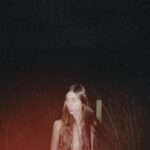 Juana del Río Instagram - La mayoría de estas fotos fueron tomadas después de las 2 am. Tiempo en el que usualmente acaba nuestro tiempo de escritura. Pronto tendremos que entregar. Aquí entonces dejamos un rastro de esas noches para que cuando tengamos el placer de ver esas historias vivas, recordemos que mientras las escribíamos tomábamos fotos para calmar el miedo que produce decidir sobre vidas imaginadas. 🦇