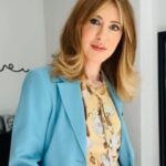 Judite Sousa Instagram - Dia para ouvir o Presidente da Fundação Francisco Manuel Dos Santos, Gonçalo Matias, que revelou os últimos estudos sobre a situação económica e social do país. 1,7 milhões de pobres. 4,4 se não existissem prestações sociais. Salário dos jovens qualificados está nos 980 euros, muito abaixo do salário médio#internationalclubofportugal🇵🇹