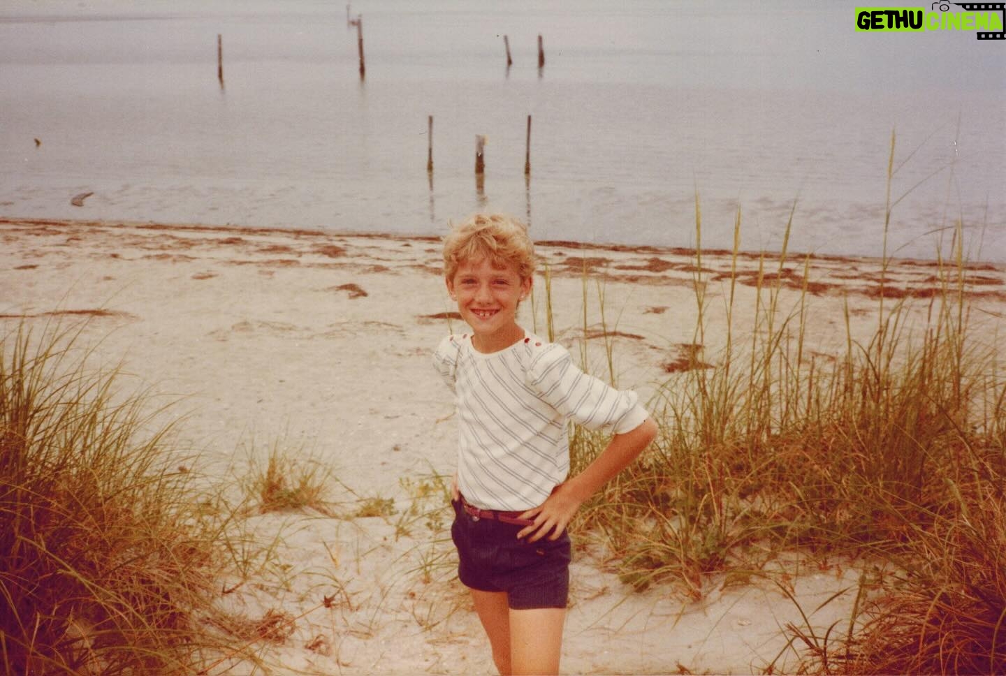 Judy Greer Instagram - Somewhere in Michigan. Sometime in the 80s.