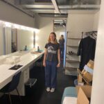 Judy Greer Instagram - Me in my first (I’m writing first cause I want there to be more) dressing room at Steppenwolf last summer. This was closing day. All my stuff off the mirrors. Flowers taken home. Everything packed up. Smiling but I really wanted to cry because it was over.