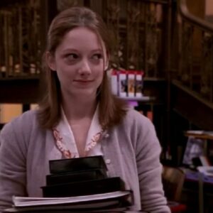 Judy Greer Instagram - Throwback Thursday to my greatest RomCom hits! And a shoutout to all you besties out there who work office jobs, wear pink cardigans and go out to drinks with your best friend who is in a long haul will they / won’t they situation… I KNOW YOU HAVE A LIFE TOO!!!

#tbt #throwbackthursday #romcom #jennifergarner #katherineheigl #13goingon30 #loveandotherdrugs #27dresses #whatwomenwant