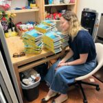 Judy Greer Instagram – Many many signed copies of MY BOOK if you need to add to your stack of Mother’s Day gifts I’m sure you’ve already purchased 😉 hit up @chevaliersbooks 

#supportyourlocalindiebookstore #chevaliersbooks #localbooks #localbookstore #shoplocal #losangelesbooks #supportindiebookstores