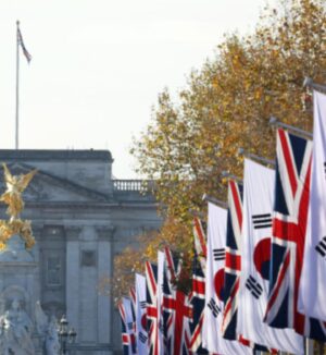 Judy Joo Instagram - Really honored to cook for Prime Minister Rishi Sunak at the iconic 10 Downing Street. We designed a British Korean inspired menu for Korean President and delegation.  A big thanks to our whole team that helped execute the event flawlessly!  @chefandrewhales @dan.a.choi @mosimanns @10downingstreet @seoulbirduk 
.
.
#chefs #cheflife #bucketlist #chefsofinstagram #primeminister #10downingstreet #korea #korean #koreanfood #britishfood #fushion