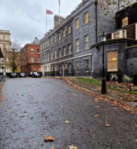Judy Joo Instagram - Really honored to cook for Prime Minister Rishi Sunak at the iconic 10 Downing Street. We designed a British Korean inspired menu for Korean President and delegation. A big thanks to our whole team that helped execute the event flawlessly! @chefandrewhales @dan.a.choi @mosimanns @10downingstreet @seoulbirduk . . #chefs #cheflife #bucketlist #chefsofinstagram #primeminister #10downingstreet #korea #korean #koreanfood #britishfood #fushion