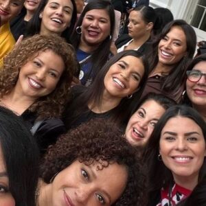 Judy Reyes Instagram - Still floating from the experience in DC with @poderistas meeting with influential Latinas from all over the nation. Moved to see us well represented in the White House.  Excited and proud to create community and solutions with these brilliant artists and nurses and doctors and lawyers and teachers and politicians and businesswomen, etc. #poderistastakedc #lovethesewomen #hispanicheritagemonth ✊🏽🤎👑