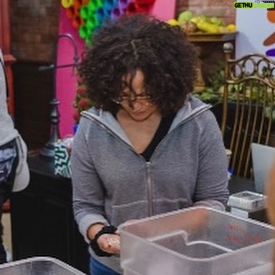 Judy Reyes Instagram - Today I volunteered with @thisisabouthumanity and was able to prepare meals in their relief kitchen opened in partnership with @icfdn and @fundaciontijuanasinhambre - they are providing 3,100 meals each day to children and families to 19 shelters at the US - Mexico border, and are on track to 1 million meals a year - because everyone deserves a hot meal. We spent the day volunteering and giving back at the shelter for unaccompanied minors @casasymca_mx painting the shelter rooms, organizing their donations and helping them with an art project. These are children who are under the age of 17 and who in some cases came alone, other times with their siblings seeking to reconnect with family in the United States. Seeking asylum at our border is legal and we need to welcome asylum seekers with dignity. Please follow @immdef_lawcenter to support those seeking protection. @justinamachado @1912forgmoney A special thank you to @casadeleo.mx for lunch. #ThisisAboutHumanity #WelcomeWithDignity
