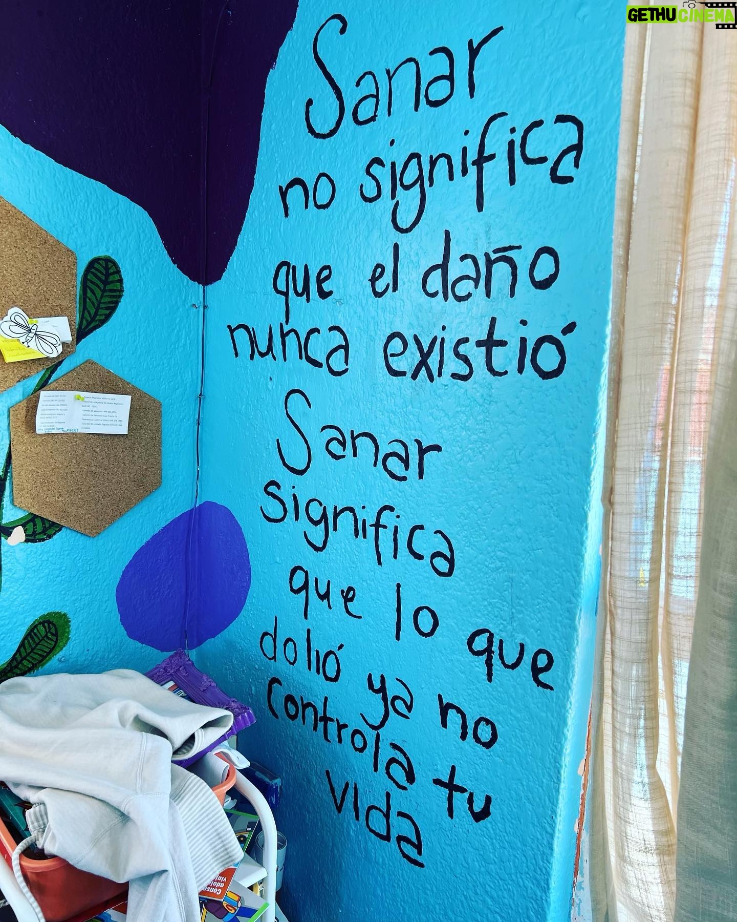 Judy Reyes Instagram - Today I volunteered with @thisisabouthumanity and was able to prepare meals in their relief kitchen opened in partnership with @icfdn and @fundaciontijuanasinhambre - they are providing 3,100 meals each day to children and families to 19 shelters at the US - Mexico border, and are on track to 1 million meals a year - because everyone deserves a hot meal. We spent the day volunteering and giving back at the shelter for unaccompanied minors @casasymca_mx painting the shelter rooms, organizing their donations and helping them with an art project. These are children who are under the age of 17 and who in some cases came alone, other times with their siblings seeking to reconnect with family in the United States. Seeking asylum at our border is legal and we need to welcome asylum seekers with dignity. Please follow @immdef_lawcenter to support those seeking protection. @justinamachado @1912forgmoney A special thank you to @casadeleo.mx for lunch. #ThisisAboutHumanity #WelcomeWithDignity