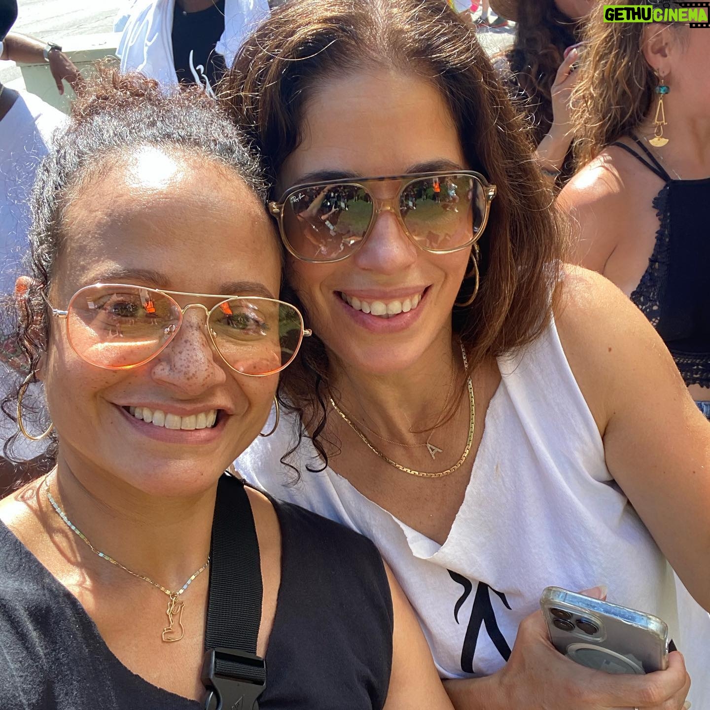 Judy Reyes - 2.5K Likes - Out here participatin’ and representin’! @therealanaortiz @toddgrinnell @trishalafache
@latinasactingup #sagaftra #wgastrong ✊🏽👑♥️