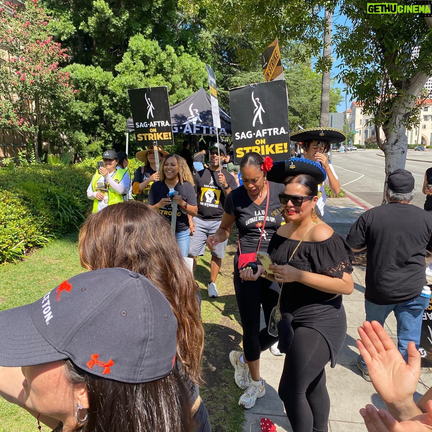Judy Reyes - 2.5K Likes - Out here participatin’ and representin’! @therealanaortiz @toddgrinnell @trishalafache
@latinasactingup #sagaftra #wgastrong ✊🏽👑♥️