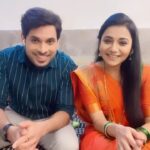 Jui Gadkari Instagram - We completed 400 episodes recently!!! So heres a small reel singing our title with my onscreen devar Ashwin bhauji! Hope u like it! #juigsings Credits:- Playback- @hrishikesh_ranade @priyanka.barve Music- @nilesh_moharir Lyrics- @rohinininawe