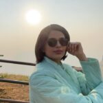 Jui Gadkari Instagram - अर्जुन सायलीच्या मागोमाग प्रियासुद्धा पोहोचली माथेरानला... ‘ठरलं तर मग’ सोम-शनि रा. 8:30 वा. Star प्रवाह वर. #TharlaTarMag #StarPravah