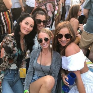 Jules Wainstein Instagram - MY CLIQUE 💋 @brennapraeger @joster0802 @marinaalbright #lovethesegirls #benharper 🎸