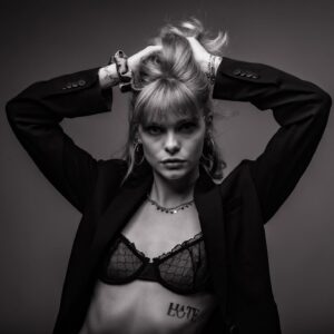 Julia Crane Instagram - Voici les premières photos que je partage de mon dernier shooting avec @aubinrebillard de chez @vibesdancetv ! 
Et je n’ai pas peur de le dire… mes préférées. 

Donnez moi votre avis 🤍