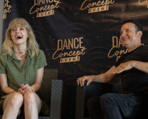 Julia Crane Instagram - Comme vous le savez peut être, je travaille depuis un petit moment avec @danceconceptevent ! 
Une merveilleuse agence événementielle qui me fait vivre des dizaines de petits rêves en parallèle de ma carrière d’artiste. 
Je me produit en temps que chanteuse par leur biais mais je fais aussi partie intégrante de l’équipe. 
Une équipe qui est aujourd’hui aussi un peu ma famille 🙏

Je n’en ai pas trop parlé pour le moment car je souhaitais attendre le bon moment et j’espère que vous me suivrez tout autant dans mes petites aventures du quotidien. 

Dans mon travail j’ai l’occasion de rencontrer de très belles personnes comme @jmgenereux aujourd’hui avec qui j’ai pu discuter sur plein de sujet passionnants. 
Cela lors d’un stage de danse organisé en périphérie de Lyon. 
Un homme sincère et plein d’humour qui m’a fait partager sa phrase culte « et ça, j’achète ». Et ça c’est fou 😂 

Interview à venir prochainement sur @danceconceptevent 🤍

📸 @hugo_tvno