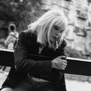 Julia Crane Instagram - No regrets ANYMORE. 

Paris. Buttes Chaumont 
📸 @studioboggiart