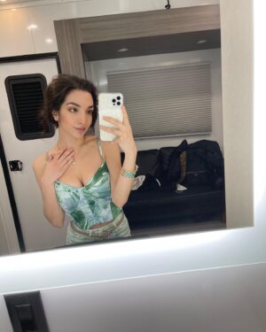 Julia Macchio Instagram - I’m so beyond grateful to have worked with/been in the company of such an incredible cast, crew and team. Extra big thanks to the wonderful writers for the opportunity to join the party. Season 4 of @cobrakaiseries is out now on @netflix. 
I hope you enjoy! 
x J/Ness ❤️ 
#CobraKai