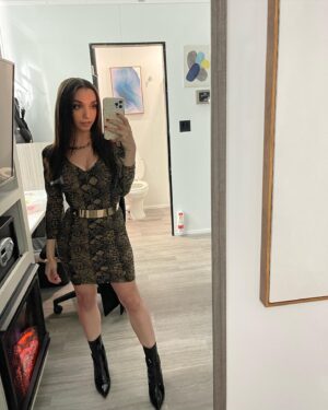 Julia Macchio Instagram - She’s back. With a little extra ferocious-Ness. 
Thank you always to the amazing writers, to everyone watching/making @cobrakaiseries Number 1 and to the greatest cast and crew. Now go binge Season 5 on @netflix if you haven’t already! 

x J/Ness
