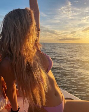Julia Nolan Instagram - Welcome to Miami 🧜🏻‍♀️