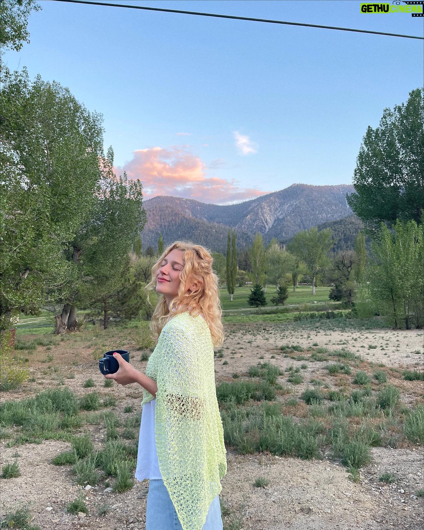 Julia Schlaepfer - 9.1K Likes - Pals in the mountains 🏔️🤍🏔️