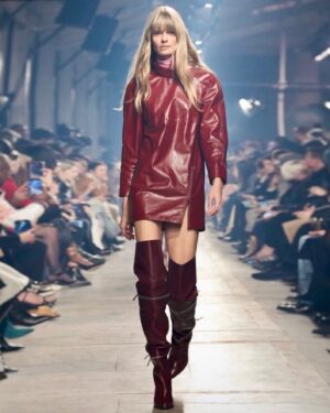 Julia Stegner Instagram - I got to walk for one of my favorite designers last night! Such a beautiful and cool collection @isabelmarant 💫
I had so much fun! And the icing on the cake: To be reunited and able to share the runway with so many of my girls ❤️

Thank you to everyone involved!

Casting @piergiorgio @dmcasting @giuliamassullo 
Styling  @jane_how 
Makeup @lisabutlermua 
Hair  @damienboissinothair 
@zzotalents 

#PFW #FW23