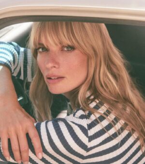 Julia Stegner Instagram - @veronicabeard with the loveliest team ❤️

Photographer  @claiborneswansonfrank 
Hair  @_jessica_pineda 
Makeup  @beerubi 
Styling  @clarysarah 
@avh.ny 
Art direction  @jaxx.studio 
Videographer  @whatevrdude 
Production:  @jacquelin_faye 
@elitenyc @jenrubinetti 

Thank you all for a beautiful time and special thanks to @veronicaswansonbeard & @veronicamielebeard