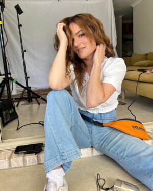 Julia Stone Instagram - Some cute things in no particular order 

1. Shoot with @ashleapenfold with my 🍊 @coach fanny pack  #coachaustralia 
2. Sydney 
3. Flying back home #hobart
4. ☕️ ❤️ 
5. Mushroom growing on mums front lawn
6. Ayla post op. Off her head… She stood like that for about half an hour without moving. (She’s doing great btw) 
7. Lil prezzie from @rosalindloisbury 
8. Strawberries 🍓 winter brekky
9.  Strawberries 🍓 winter socks 
10. @thegameofbirds  @stickyricewithlarbisnice ceramic bowl, new toothbrush and prezzie from @jarradseng