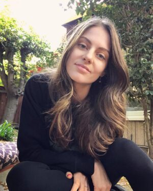 Julia Voth Instagram - Thinking about you guys a lot today. I hope you’re staying safe and healthy ❤️✨