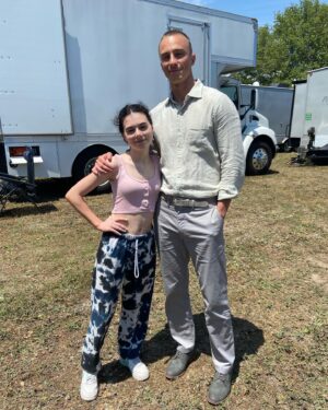 Julia Antonelli Instagram - Go stream @obx season 3 on @netflix 🧡