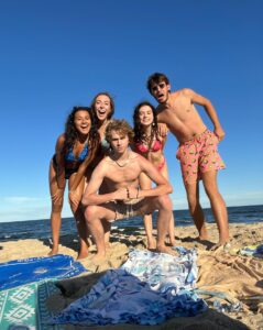 Julia Antonelli Instagram - End of summer beach day 🌴
