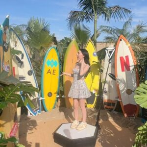 Julia Antonelli Instagram - Take me back to Poguelandia please
Also…. We are coming back for SEASON 4!!!
#obx3 #Poguelandia #obx4

Makeup: @alianamoss 
Hair: @yalinahair 
Outfit: @dani.moralesnyc @amandauprichard 
Photos by @gettyimages