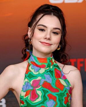 Julia Antonelli Instagram - I don’t think I’ll ever stop talking about last night 🥰 #obx  Hair 💇‍♀️by @yalinahair  makeup 💄 by @alianamoss  outfit 👗by @amandauprichard and @dani.moralesnyc 📸 by @gettyimages