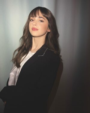 Julia Butters Instagram - Glam from Universal’s award season kick-off party I had the honor of attending this weekend! Thank you so so much for inviting me @universalpictures I’m so thankful:)