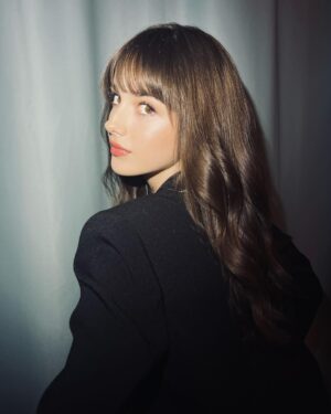 Julia Butters Instagram - Glam from Universal’s award season kick-off party I had the honor of attending this weekend! Thank you so so much for inviting me @universalpictures I’m so thankful:)