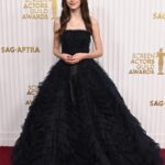 Julia Butters Instagram - Some glam shots of yesterday’s look:) Thank you @kimbaayers and @nancileesantos for getting me ready💙💙 @SAGawards @TheFabelmans @Amblin Dress: @carolinaherrera Necklace: @tiffanyandco Styling: @mrenriquemelendez Styling Assistant: @kyra.bissett Hair: @nancileesantos Makeup: @kimbaayers PR: @42West Red carpet photos: @shutterstocknow