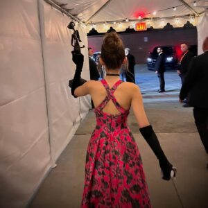 Julia Butters Instagram - FREAKING OUT!!! Thank you so so much to the Palm Springs international film festival! It was SUCH an honor to receive a Vanguard Award!! Was able to spend the evening with my lovely on screen sister Keeley Karsten and even reunited with Austin Butler for the first time since Once Upon A Time In Hollywood! Such an incredible night THANK YOU!!!
#psiff 
@amblin @universalpictures @thefabelmans @psfilmfest