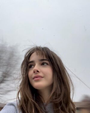 Julia Butters Instagram - Playing in REAL snow in the last days of 2022! It was amazing. Thanks for all the opportunities.