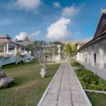 Julia Farhana Marin Instagram - . @bidong_view_resort quick tour When I visited it was full house! I loved the pool and how close it is to the beach. I slept with the sound of the waves 🥹 cant wait to visit again! The resort also is nearby to eateries, restaurants, stalls you name it. #bidongviewresort #bidongviewresort🏝🏝🏝🏝🏝