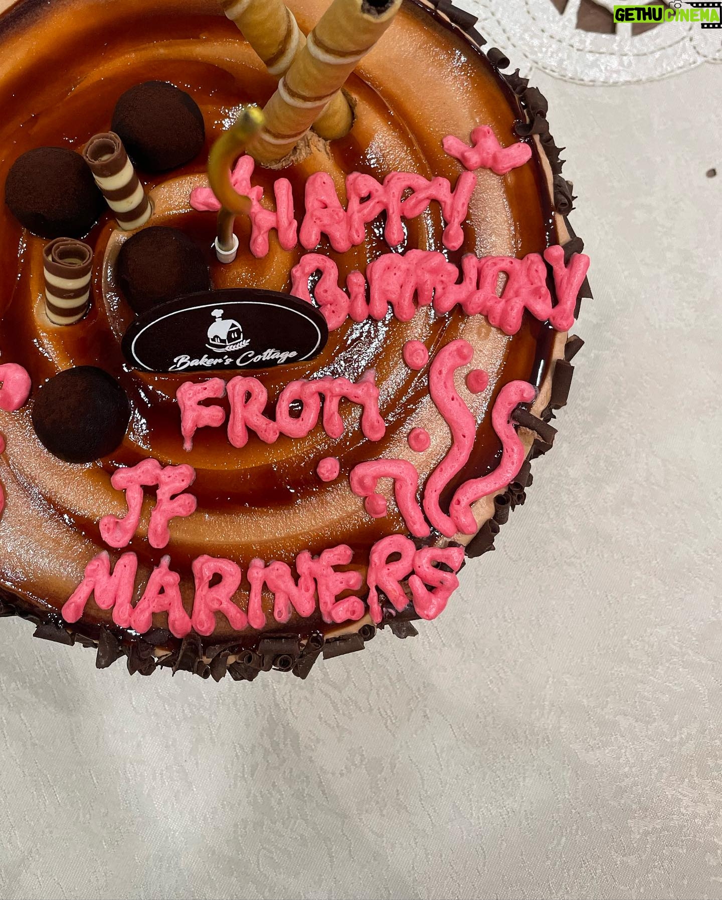 Julia Farhana Marin Instagram - . Mood : Birthday girl all month Thank you @drchehafiz for always making me feel special ❤️ I love you. Thank you girls for the best birthday in nature, wouldnt have it any other way @sanjna_suri @nelissanizam @suzannaornella Still unwrapping gifts. Bai.