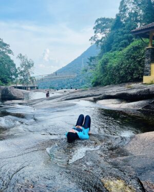 Julia Farhana Marin Instagram - .
Mandatory on the list when traveling,
A trip to the waterfall with 
@arenamy @sunparadisemy or to the;

River
Nature
Forest
Sea

Worth every step of the steep flight of stairs. Already missing nature 🥹 will be back! 

#naturelover #7wellswaterfall #langkawiisland