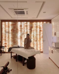 Julia Farhana Marin Instagram - . I haven’t felt extremely relaxed in a very long time, absolutely loved our time at @mimone.spa located in @theriyazlavanya.langkawi Fun fact! One of the wall is made of 100% real Himalayan salt and I was amazed because these are the few benefits himalayan salt lamp/light/wall comes with - Improves Air Quality - Help Improve Mood and Energy - Improves sleep - Ease Respiratory Symptoms - Less Colds and Flu - Boost Blood Flow - Sharpen Concentration and Performance I slept like a baby 🫠 I sleep with a Himalayan salt lamp by my bed side, amazed to see a whole wall made of it! ❤️ Massage 10/10 (Ara) ❤️ Service 10/10 ❤️ Hospitality 10/10 Will deff be back for more 😘