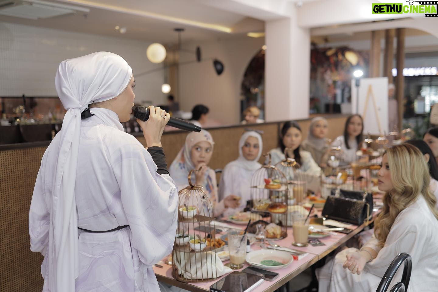 Julia Farhana Marin Instagram - . Our very first mental health awareness event was a mix of love, sisterhood and a lot of self awareness. I have always wanted to bring more girls together to talk about topics that are not normally brought up and I hope these girls will continue to raise awareness within their family, their circle of friends and spread it out to the community ❤️ Couldn’t have done this without our dedicated team; Mayang x Julia Farhana mental health event brought to you by; Me & @anntsya & @mayangbyanntsya team Official clinical psychologist; @the_illuminated_psychologist Event location; @blonde.byseraigroup PA system; @bunyikeeta Thank you all, 1 down 7 to go!! 😍