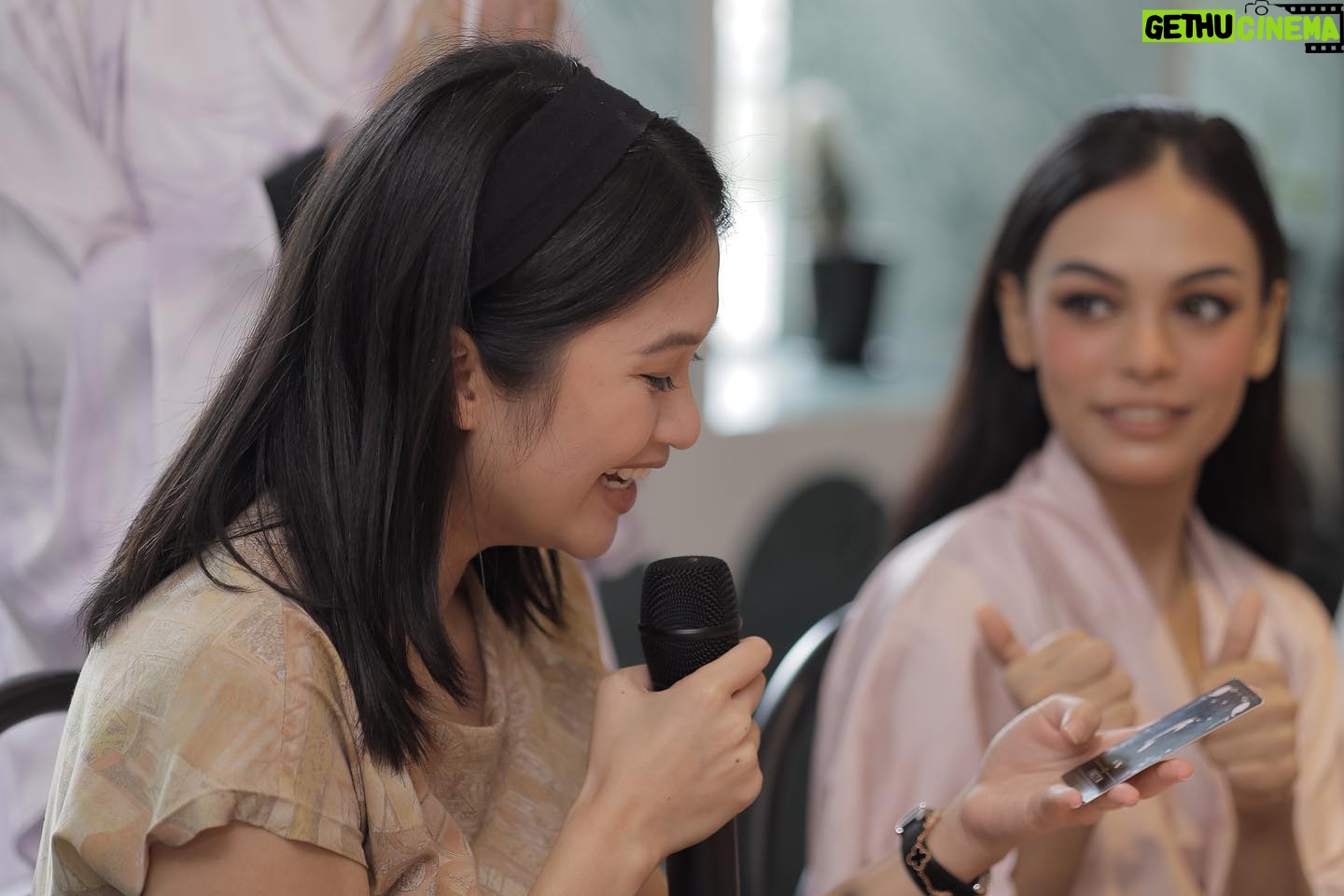 Julia Farhana Marin Instagram - . Our very first mental health awareness event was a mix of love, sisterhood and a lot of self awareness. I have always wanted to bring more girls together to talk about topics that are not normally brought up and I hope these girls will continue to raise awareness within their family, their circle of friends and spread it out to the community ❤️ Couldn’t have done this without our dedicated team; Mayang x Julia Farhana mental health event brought to you by; Me & @anntsya & @mayangbyanntsya team Official clinical psychologist; @the_illuminated_psychologist Event location; @blonde.byseraigroup PA system; @bunyikeeta Thank you all, 1 down 7 to go!! 😍