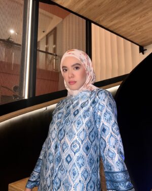 Julia Farhana Marin Instagram - .
The foodie in me was so happy yesterday at @coal.clouds we were served 8 dishes and there is over 30 more to try, I will deff be back! 

Check out my stories for all the food.
Slight food coma was so worth it 

Everything @ferhatnazri recommends is 10/10 

I wore @myvariante