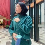 Julia Farhana Marin Instagram - . My fitness journey is looking good! Finally after so many years of on and off, love hate relationship with my fitness and wellness journey I have finally found something I like and can be consistent with @flyproject.co will always be my number one choice because I have everything under 1 roof! I workout 4-5 times CONSISTENTLY a week now, 3 times with fly other 2 at the park for a jog or yoga With fly, I switch between fly cycle, fly boxing, yoga and reformer Cardio, tone, cardio, tone Also! I am wearing @arumn.official and gosh I love everything about it! The color, the style, the comfort, the material, light weight and I honestly never knew what I wear would effect my workout. @arumn.official wajib ada dalam closet from now on