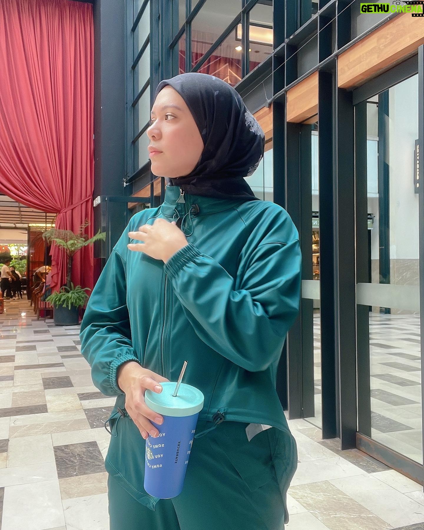 Julia Farhana Marin Instagram - . My fitness journey is looking good! Finally after so many years of on and off, love hate relationship with my fitness and wellness journey I have finally found something I like and can be consistent with @flyproject.co will always be my number one choice because I have everything under 1 roof! I workout 4-5 times CONSISTENTLY a week now, 3 times with fly other 2 at the park for a jog or yoga With fly, I switch between fly cycle, fly boxing, yoga and reformer Cardio, tone, cardio, tone Also! I am wearing @arumn.official and gosh I love everything about it! The color, the style, the comfort, the material, light weight and I honestly never knew what I wear would effect my workout. @arumn.official wajib ada dalam closet from now on